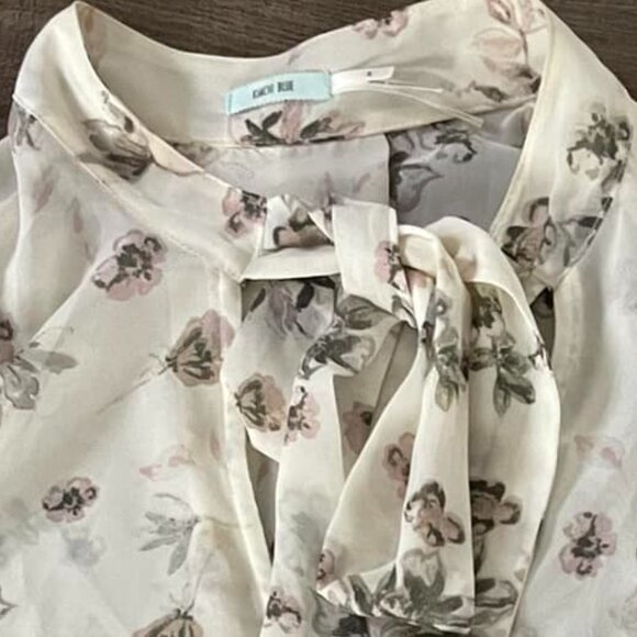 Kimchi Blue size S blouse, ties in front at neck - Picture 2 of 4